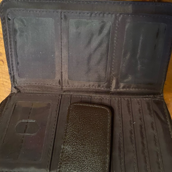 Wallet Like New - Picture 2 of 2
